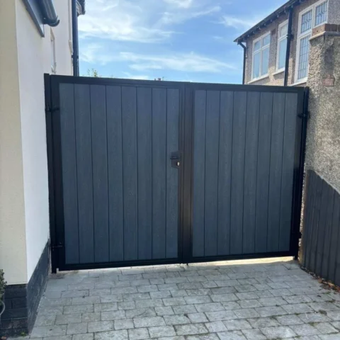 Gate
