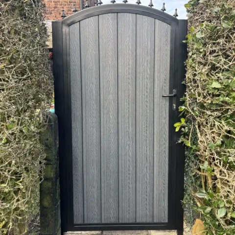 Gate