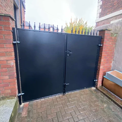 Gate
